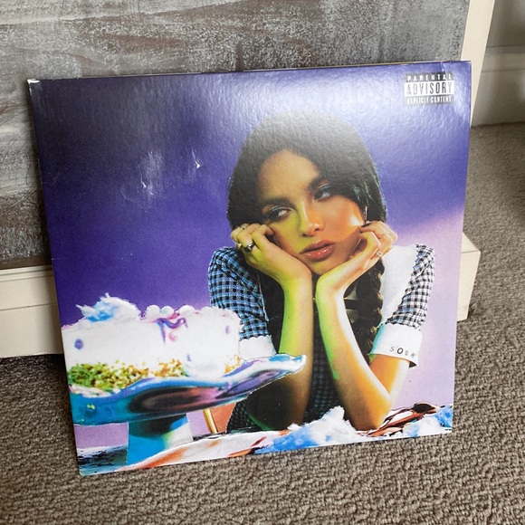 Olivia Rodrigo SOUR Record - Picture 3 of 8